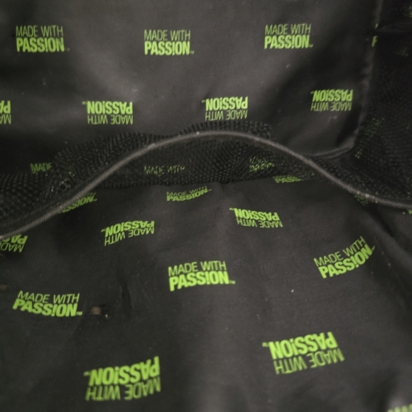 ⭐️40% Off⭐️ The Body Shop Vintage Train Case - Picture 6 of 14